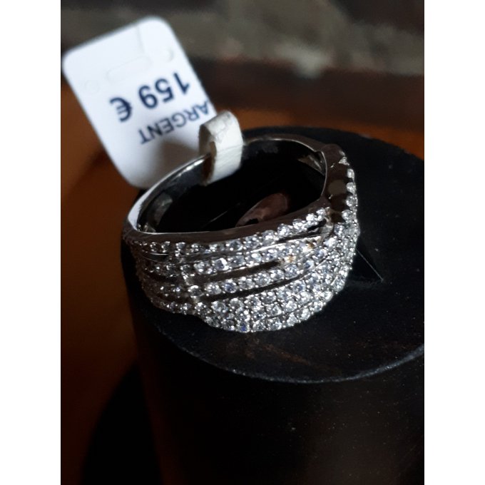 Bague vague a nombreux brillant T13/54