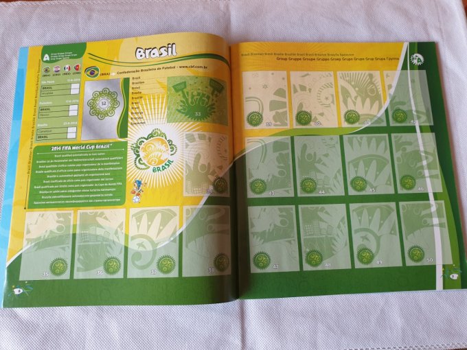 Panini Album vide Brazil 2014  planche messi