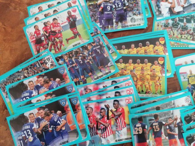 Panini Foot 2016  lot de 70 stickers avec double triple