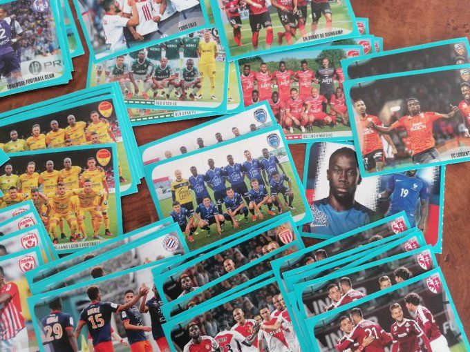 Panini Foot 2016  lot de 70 stickers avec double triple