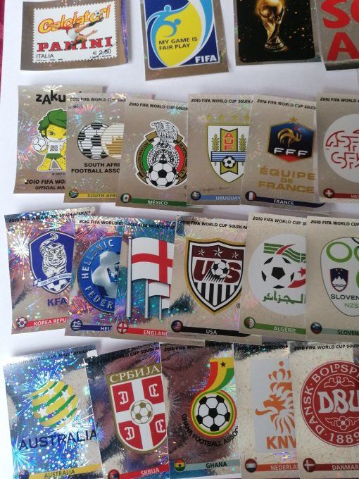 Panini WC Africa 2010 lot 40 ecusson version Suisse