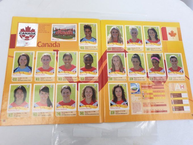 Panini women 2011 album complet coller état neuf