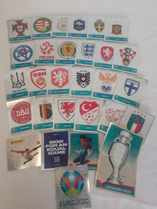 Panini tournament euro 2020 lot de 30 brillantes (B)