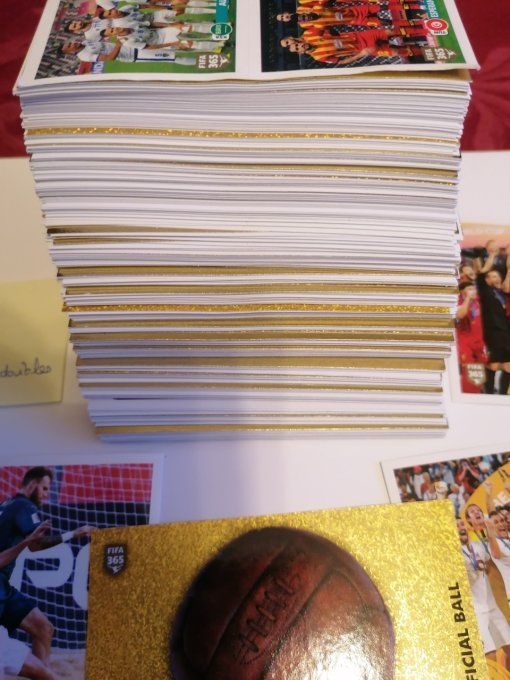 Panini Fifa 2021 lot de 320 stickers sans double