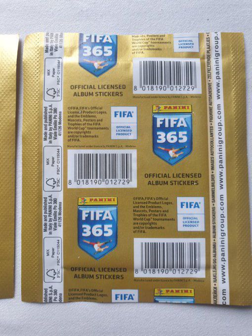 Panini Fifa 365 - 2021 Box métal collector+10 pochettes