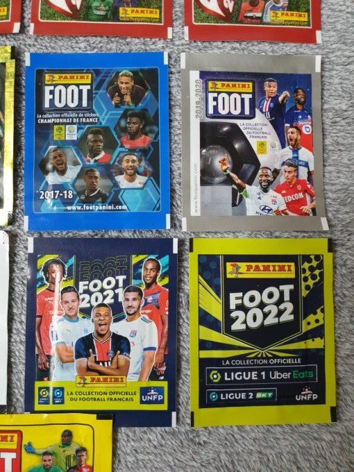 Panini  championnat de France lot de 16 pochettes différente