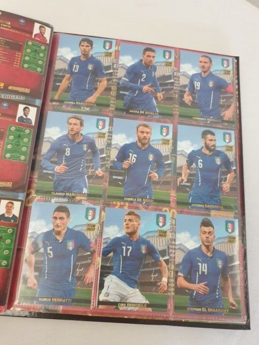 Panini family tous ensemble farde complète 180 carte