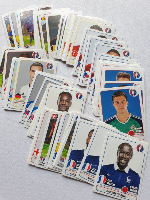 Lot de 140 images panini Euro 2016 