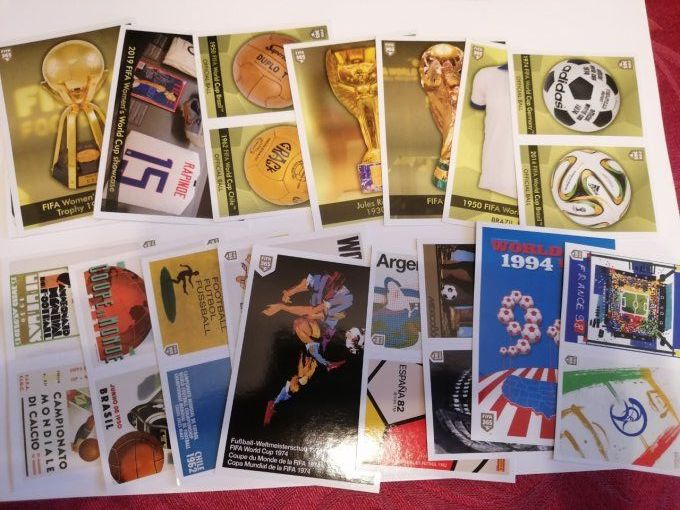 Panini Fifa 2021 lot de 320 stickers sans double