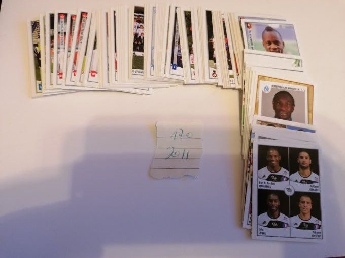 Panini Foot 2011  lot de 170 stickers sans double
