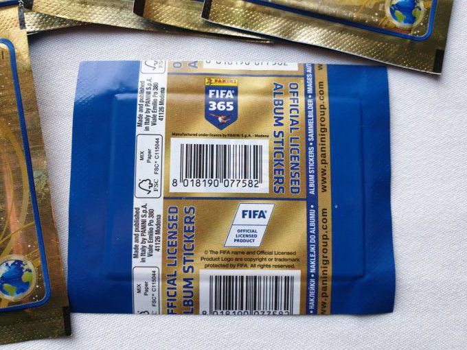 Panini Fifa 365 saison 2017 par pochette  dos Bleu