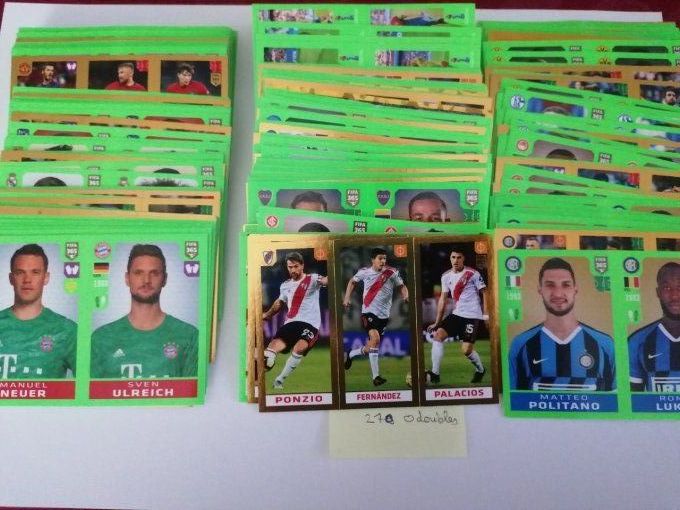 Panini Fifa 2020 lot de 270 stickers sans double