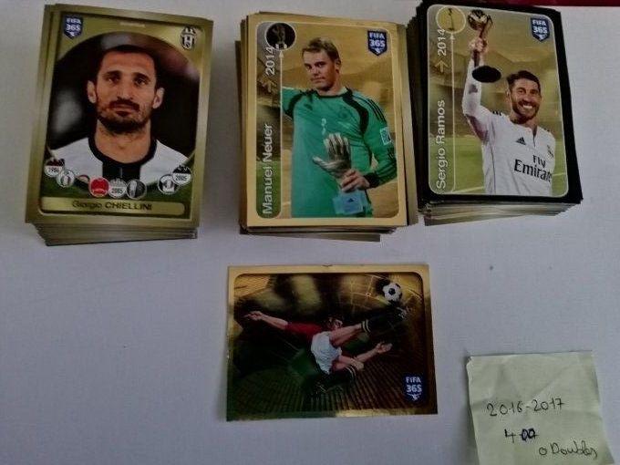 Panini Fifa 2016-2017  lot de 400 stickers sans double