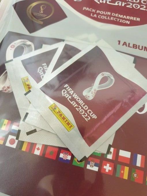 Panini Fifa world cup Qatar 2022  Starterpak  version Française 4P