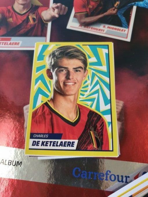 Panini family set complet red devil carrefour qatar 2022