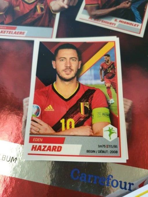 Panini family set complet red devil carrefour qatar 2022